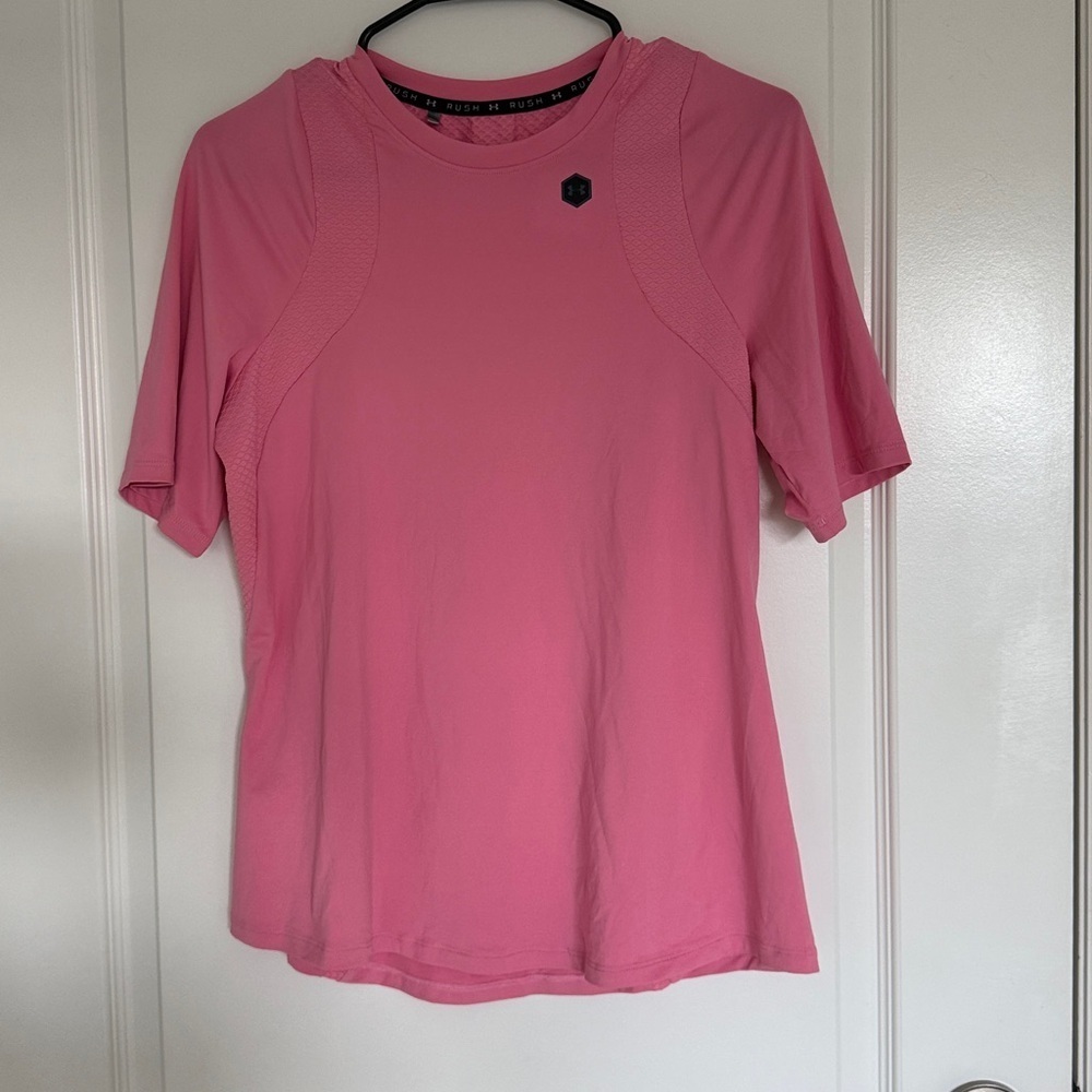 Under Armour Rush Top Women's Pink Athletic Top Size Medium - Large - Picture 2 of 7